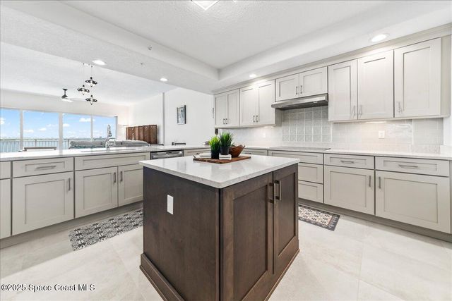 1465 S Harbor City Boulevard 902, Melbourne, FL 32901