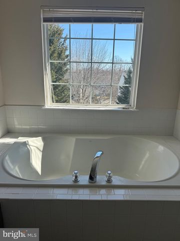 144 KEATING CIR, Stafford, VA 22554