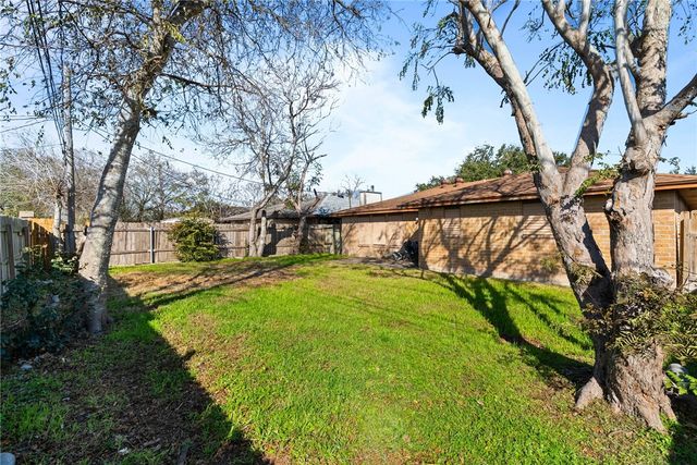 8125 Douglas Dr, Corpus Christi, TX 78409