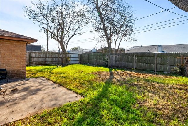 8125 Douglas Dr, Corpus Christi, TX 78409