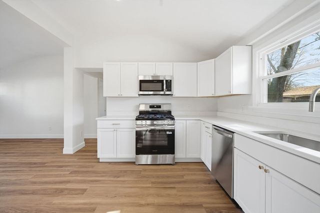 43 Sunridge Dr, Springfield, MA 01118