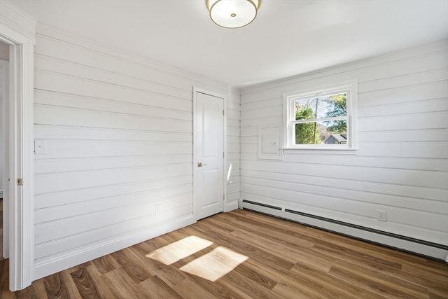 43 Sunridge Dr, Springfield, MA 01118