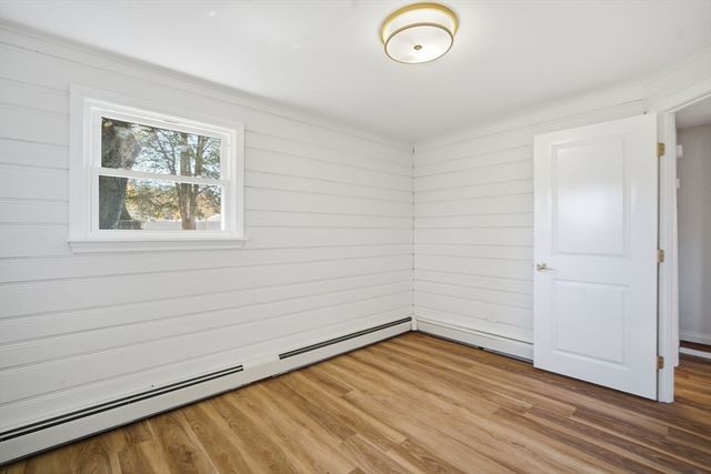 43 Sunridge Dr, Springfield, MA 01118