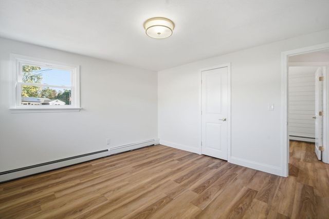 43 Sunridge Dr, Springfield, MA 01118