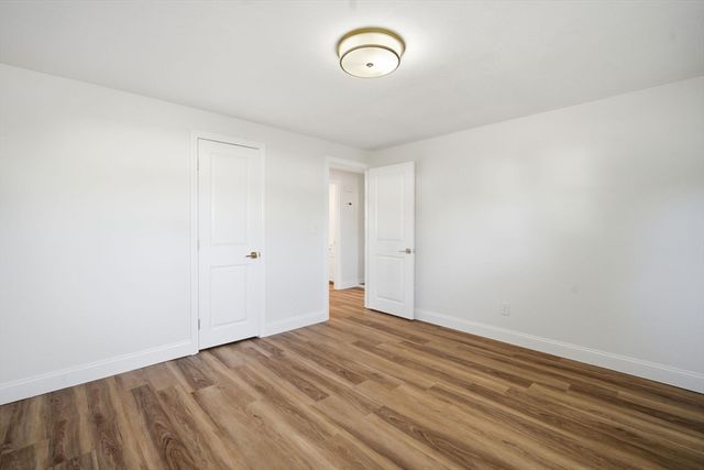 43 Sunridge Dr, Springfield, MA 01118