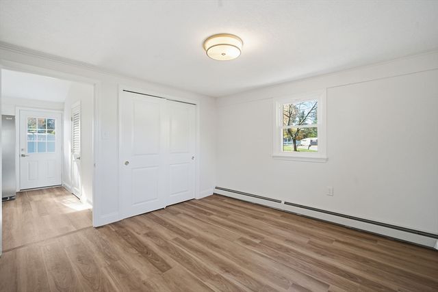 43 Sunridge Dr, Springfield, MA 01118