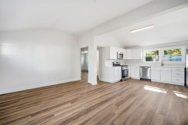 43 Sunridge Dr, Springfield, MA 01118