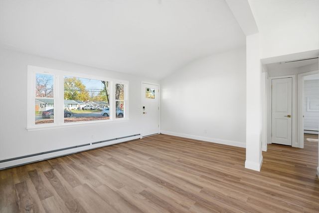 43 Sunridge Dr, Springfield, MA 01118