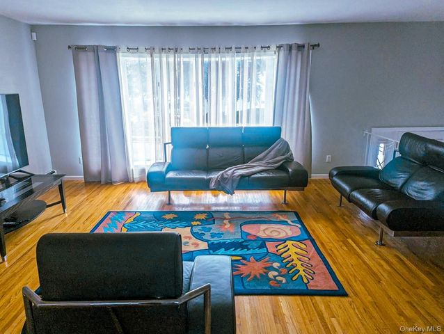 821 Cliffside Avenue, Valley Stream, NY 11581