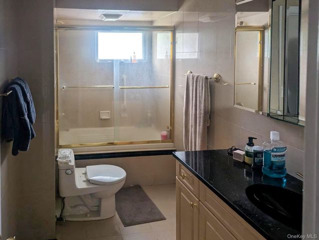 821 Cliffside Avenue, Valley Stream, NY 11581