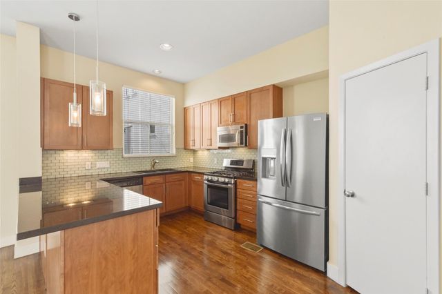 901 Roy Street, Houston, TX 77007