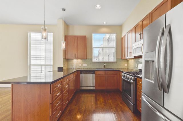 901 Roy Street, Houston, TX 77007