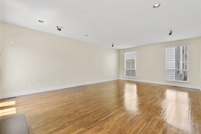 901 Roy Street, Houston, TX 77007