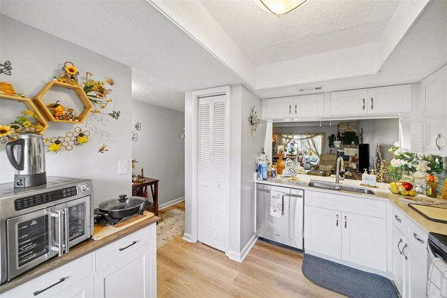 303 MARTHA LANE 303, Oldsmar, FL 34677