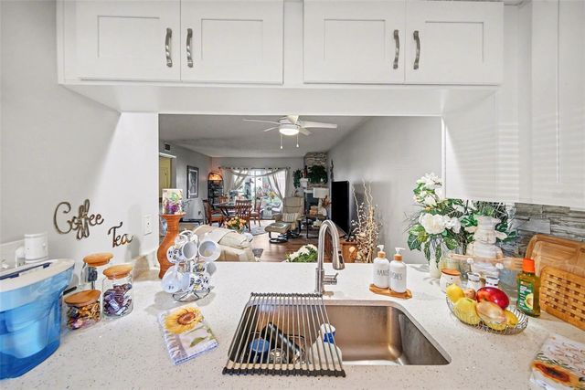 303 MARTHA LANE 303, Oldsmar, FL 34677