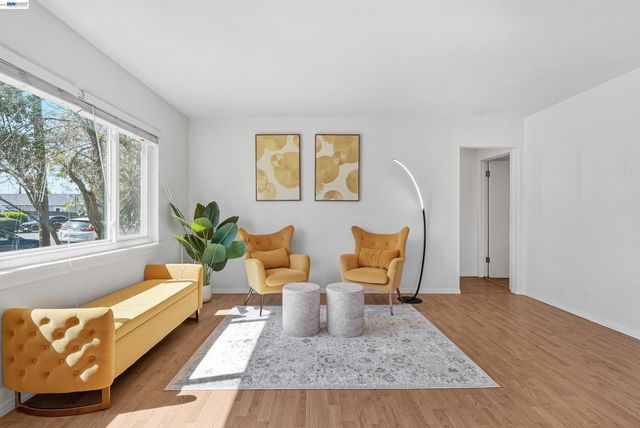 2056 Elm St, Livermore, CA 94551