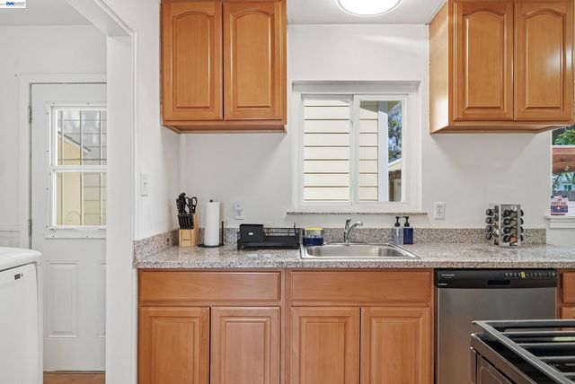2056 Elm St, Livermore, CA 94551