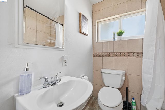 2056 Elm St, Livermore, CA 94551