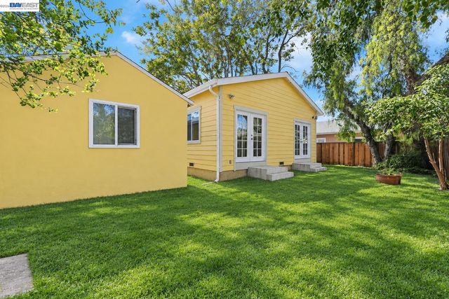 2056 Elm St, Livermore, CA 94551