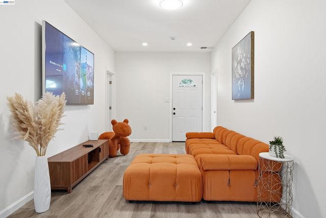 2056 Elm St, Livermore, CA 94551
