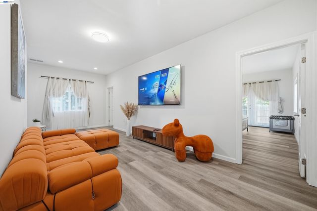 2056 Elm St, Livermore, CA 94551