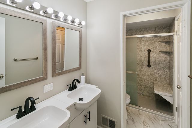 1061 Amherst Lane, University Park, IL 60484