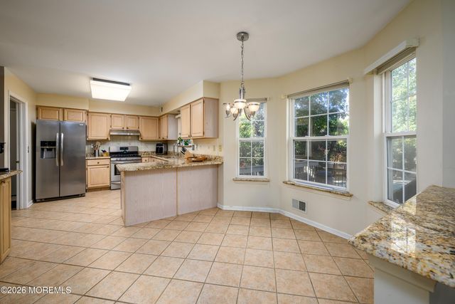 5 Hunters Green Court, Howell, NJ 07731