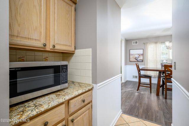 5 Hunters Green Court, Howell, NJ 07731