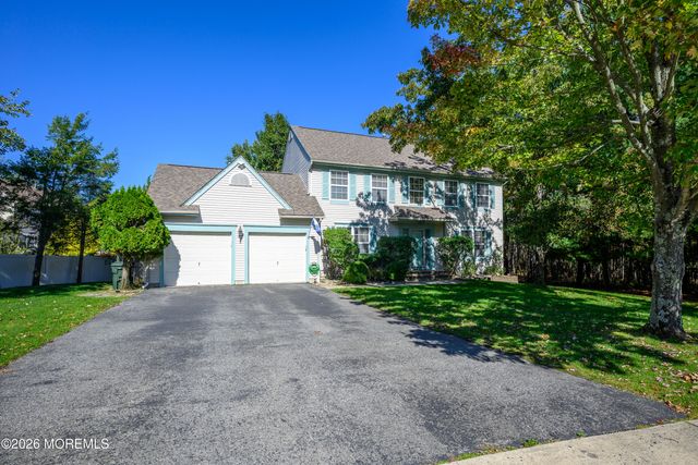 5 Hunters Green Court, Howell, NJ 07731