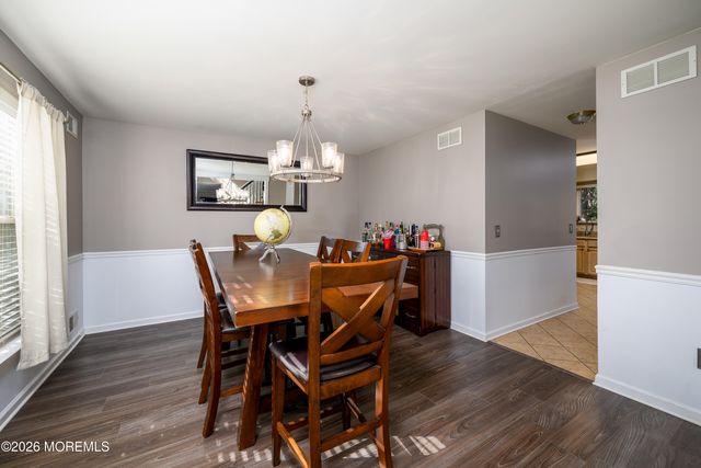 5 Hunters Green Court, Howell, NJ 07731