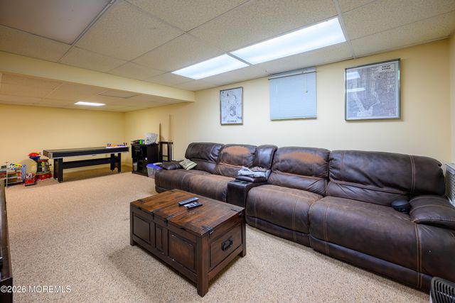 5 Hunters Green Court, Howell, NJ 07731