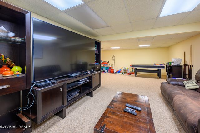 5 Hunters Green Court, Howell, NJ 07731