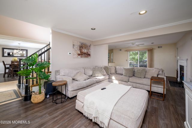 5 Hunters Green Court, Howell, NJ 07731