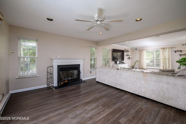 5 Hunters Green Court, Howell, NJ 07731