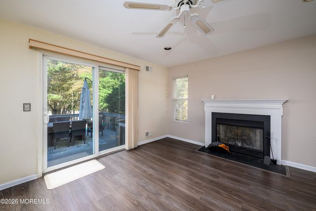 5 Hunters Green Court, Howell, NJ 07731