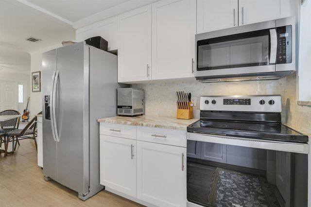 428 S C Street, Lake Worth, FL 33460