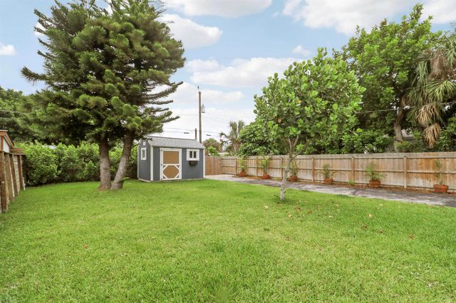 428 S C Street, Lake Worth, FL 33460