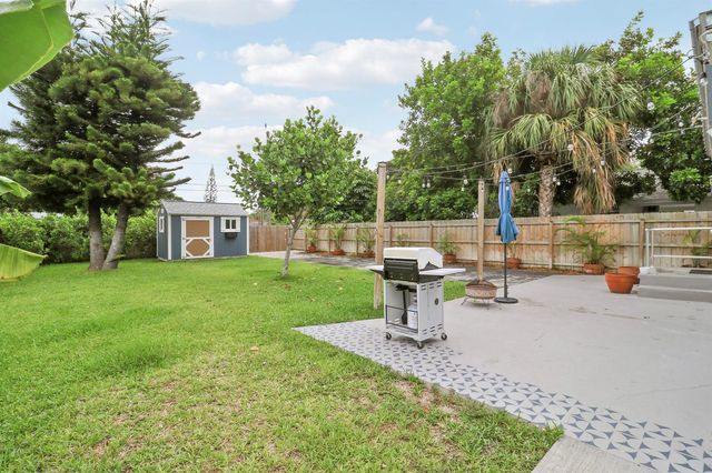 428 S C Street, Lake Worth, FL 33460