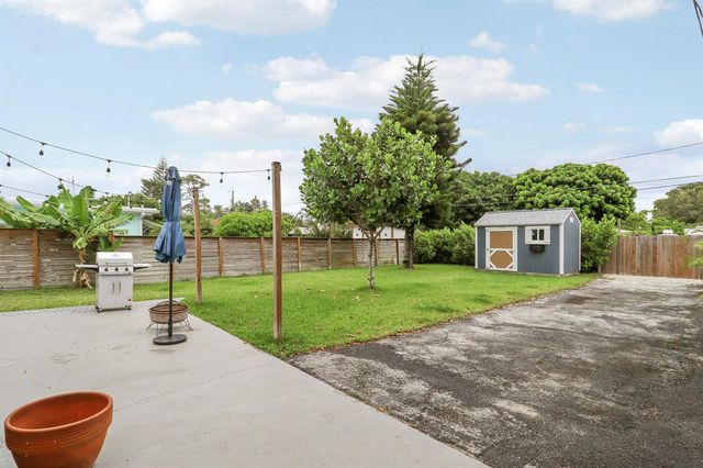 428 S C Street, Lake Worth, FL 33460