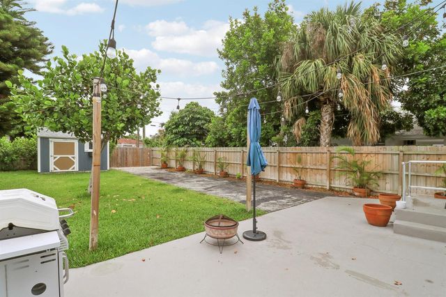 428 S C Street, Lake Worth, FL 33460