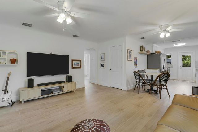 428 S C Street, Lake Worth, FL 33460