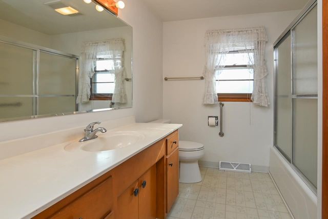 432 N LOCUST STREET, Green Bay, WI 54303