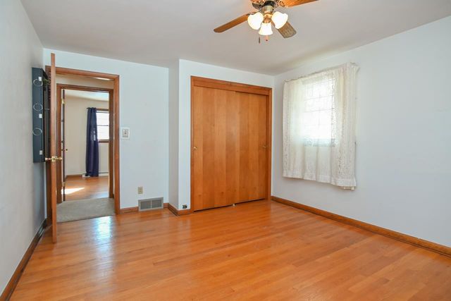 432 N LOCUST STREET, Green Bay, WI 54303