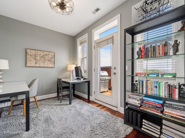 2222 W Belmont Avenue 503, Chicago, IL 60618