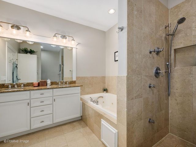 2222 W Belmont Avenue 503, Chicago, IL 60618