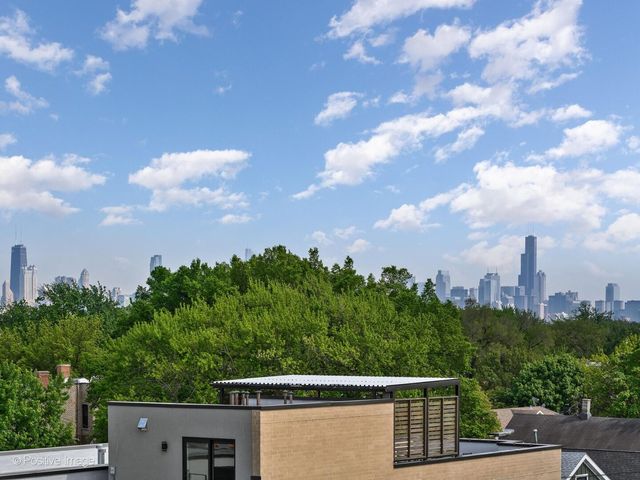 2222 W Belmont Avenue 503, Chicago, IL 60618
