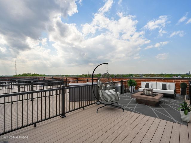 2222 W Belmont Avenue 503, Chicago, IL 60618