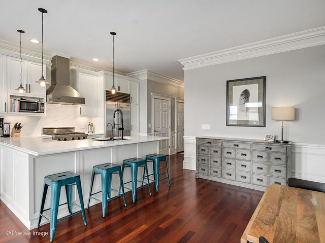 2222 W Belmont Avenue 503, Chicago, IL 60618