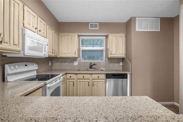 4747 Nasa Parkway 206, Seabrook, TX 77586