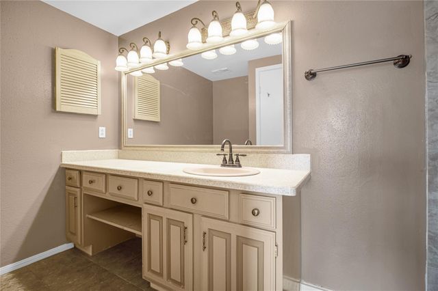4747 Nasa Parkway 206, Seabrook, TX 77586